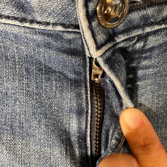 ELLE Women’s Jeans Size 10 Blue Straight Light‎ Stone Wash Distressed Casual - Picture 8 of 10